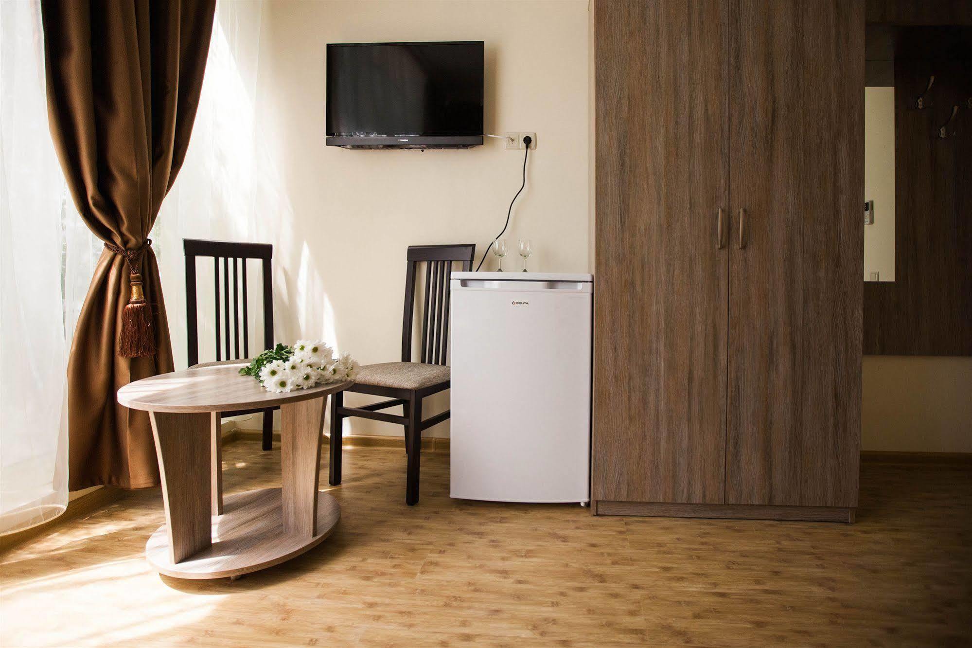 Arnautskiy Hotel Oldenburg Bagian luar foto