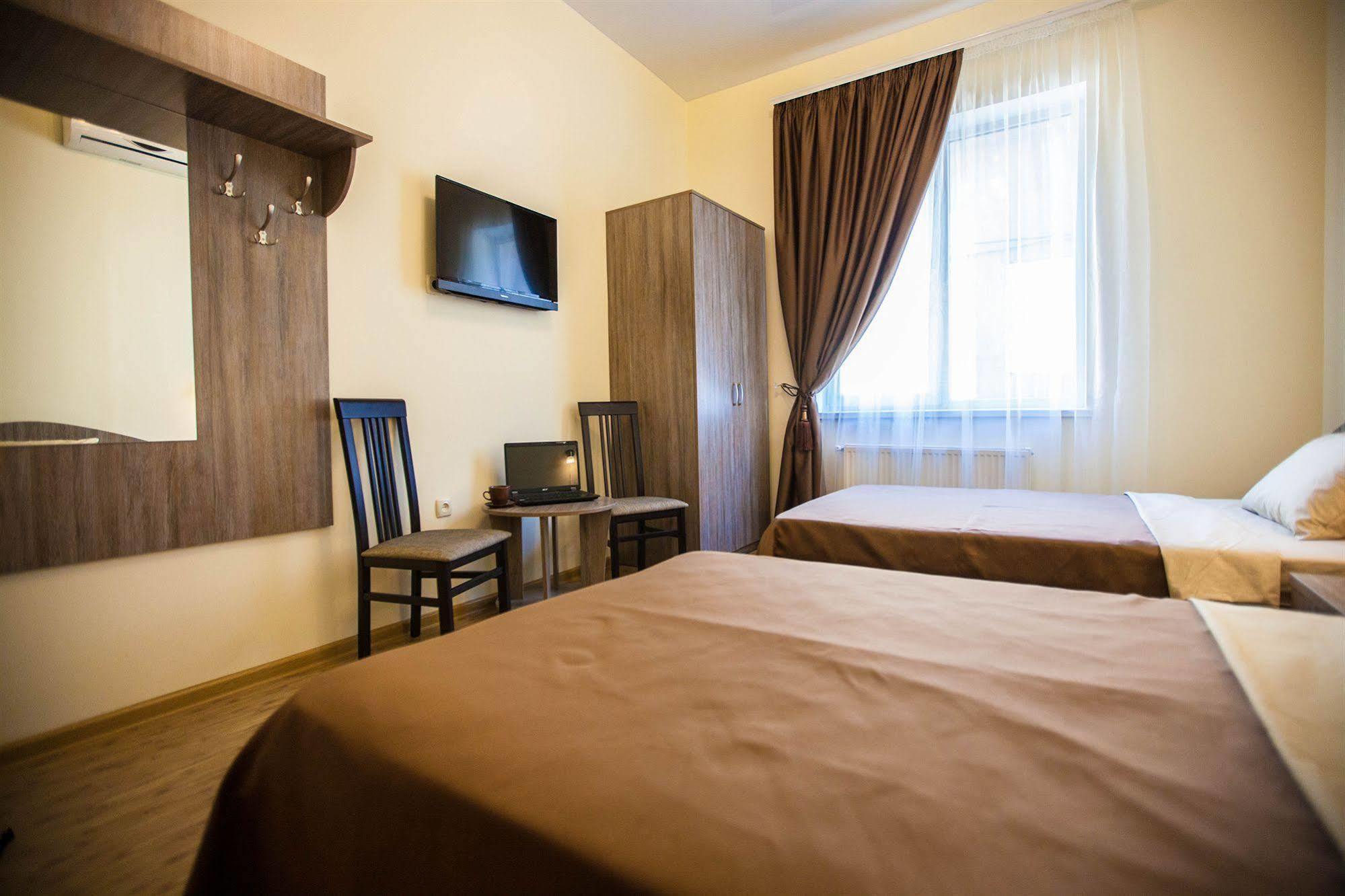 Arnautskiy Hotel Oldenburg Bagian luar foto