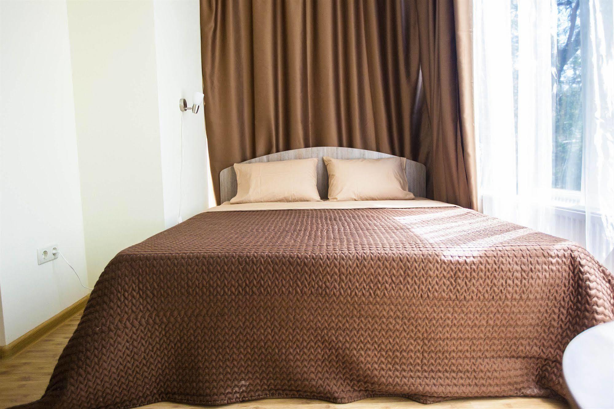 Arnautskiy Hotel Oldenburg Bagian luar foto